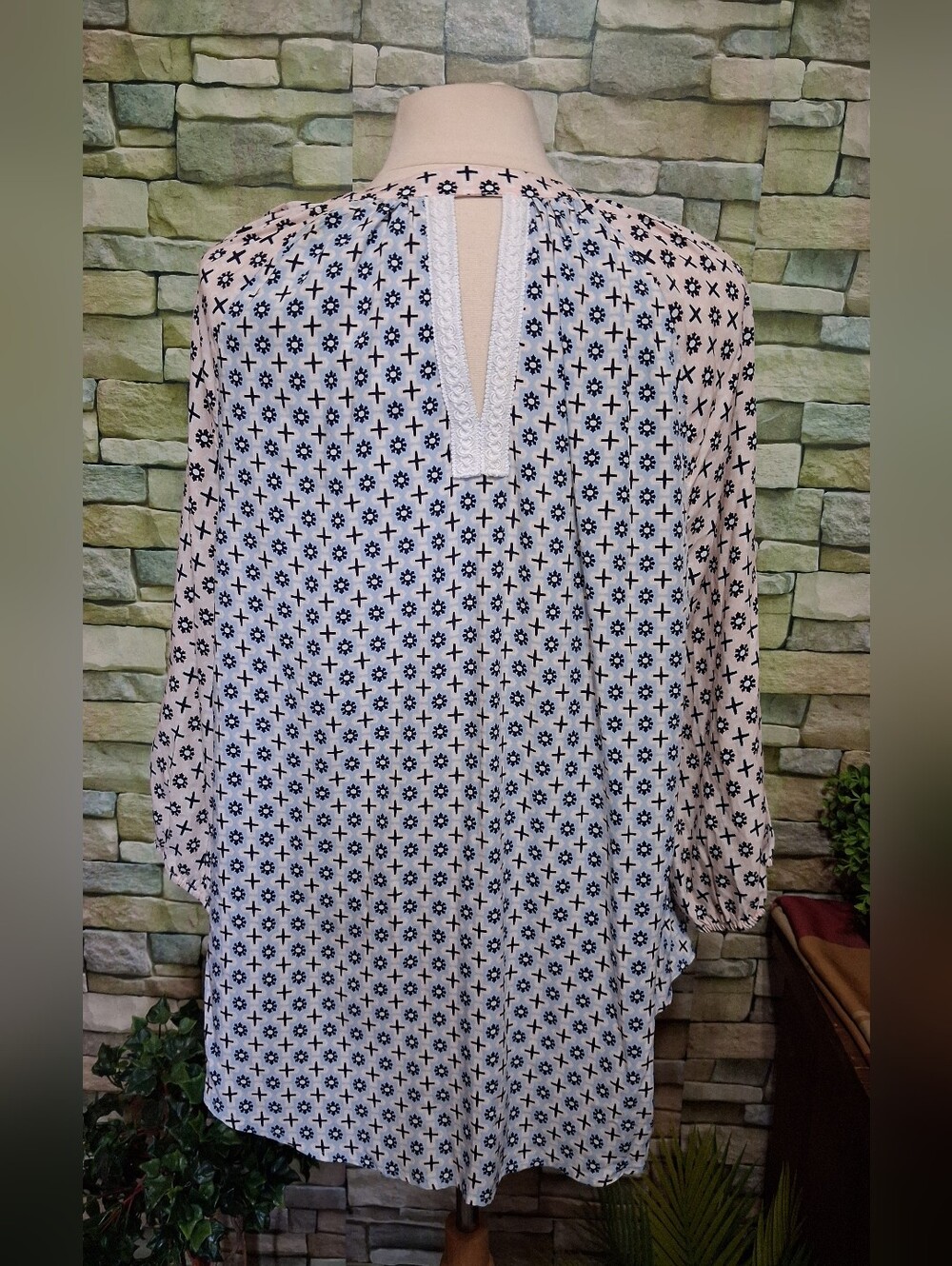 1X Crown & Ivy Printed Multicolor Lace Peasant Blouse - Picture 3 of 6